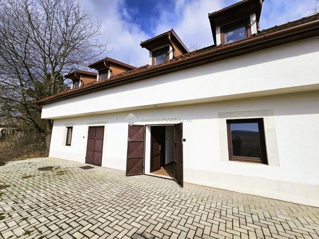 Eladó nyaraló, Piliscséven 56.397 M Ft, 4 szobás