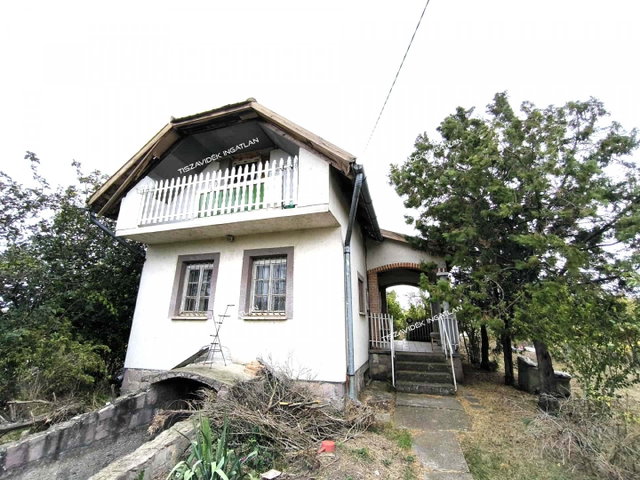 Eladó mezogazdasagi ingatlan, Besenyszögön 9.9 M Ft