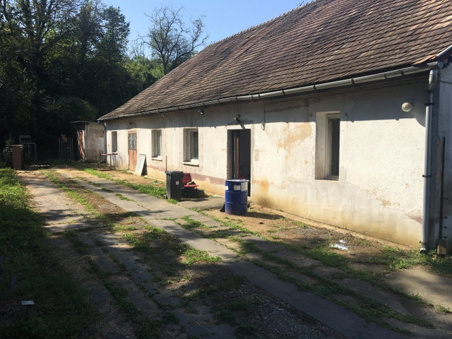Eladó ipari ingatlan, Komlón, Építők útján 38 M Ft