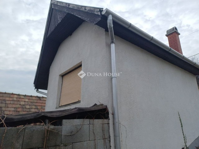 Eladó családi ház, Adonyban 8 M Ft, 2 szobás