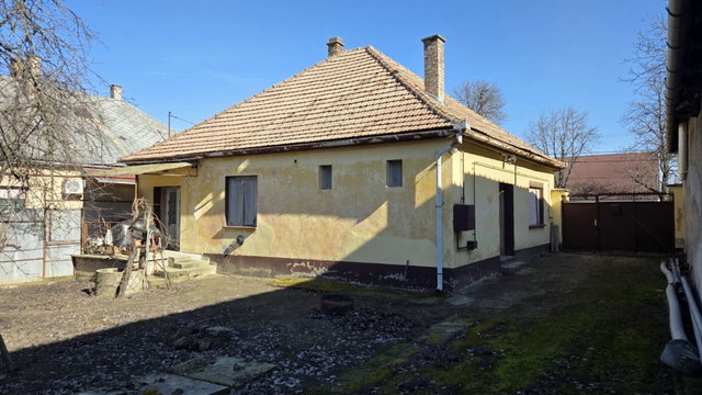 Eladó családi ház, Sükösdön 18 M Ft, 3 szobás