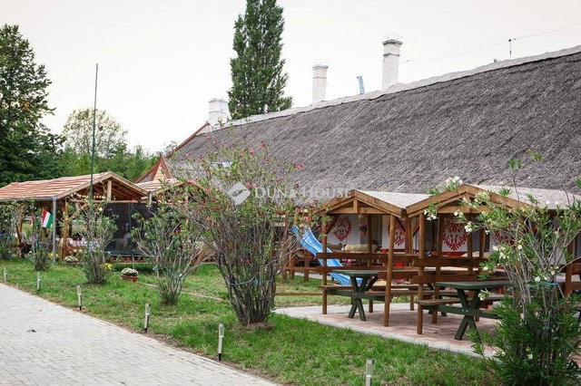 Eladó üzlethelyiség, Nemesvitán 1200 M Ft / költözzbe.hu