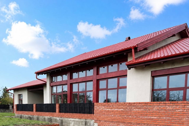 Eladó családi ház, Komáromban 131.2 M Ft, 7+2 szobás