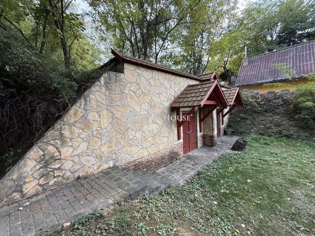 Eladó nyaraló, Nyergesújfaluban 9.9 M Ft, 2 szobás