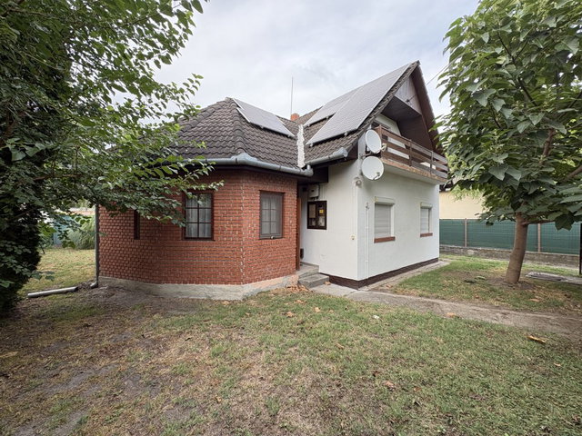 Eladó családi ház, Balatonfenyvesen 74.9 M Ft, 3+1 szobás