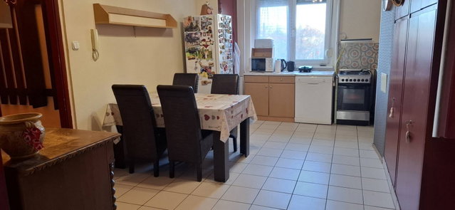 Eladó panellakás, Budapesten, X. kerületben, Balkán utcában
