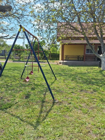 Eladó családi ház, Szegeden 52 M Ft, 2 szobás