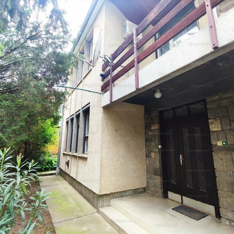Eladó családi ház, Pécsett 89.99 M Ft, 6 szobás