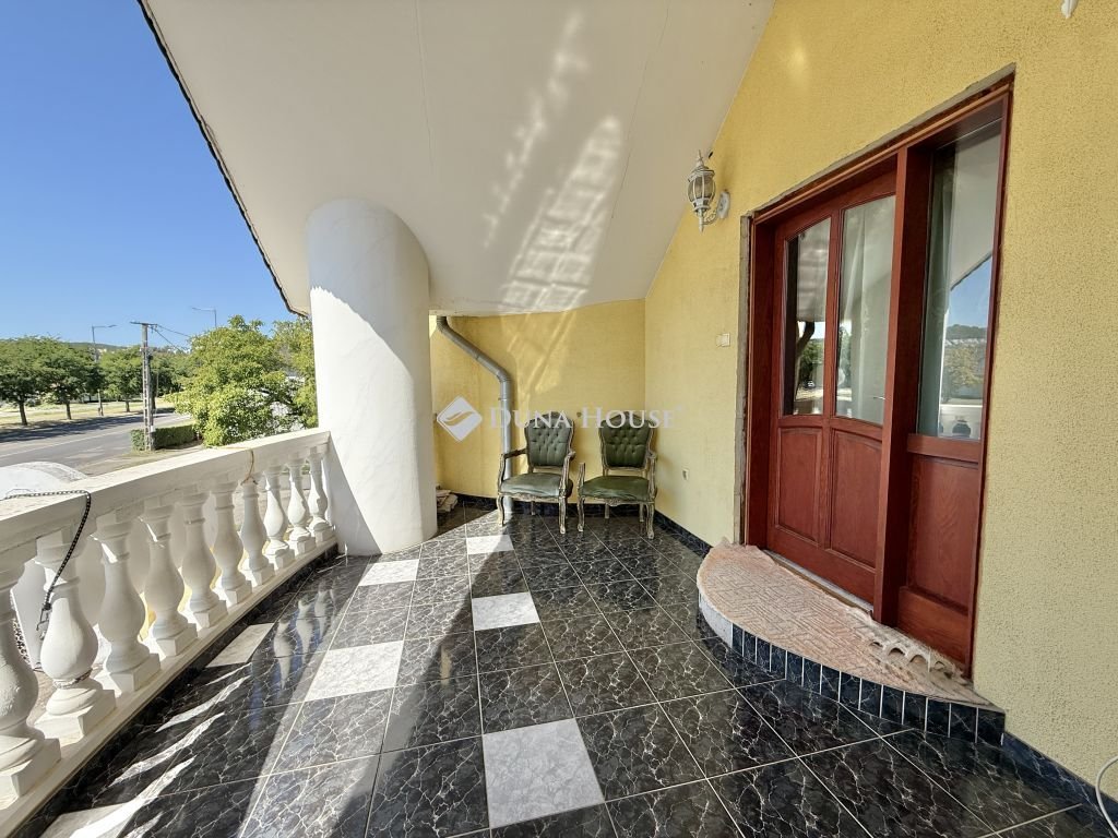 4 bed · 166m² · 135.000.000 ft