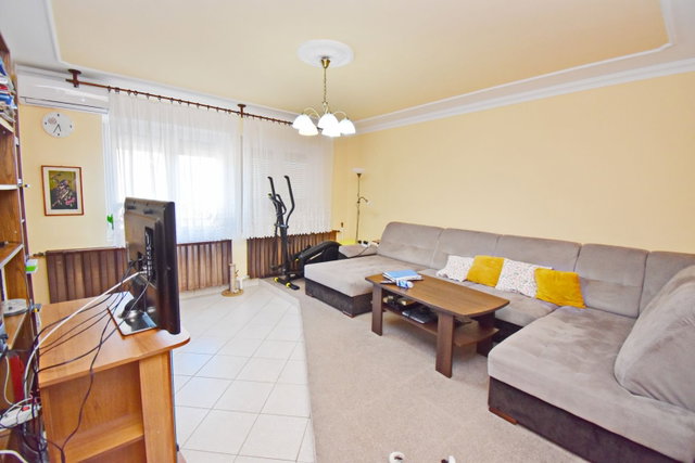Eladó családi ház, Debrecenben 89.9 M Ft, 6 szobás