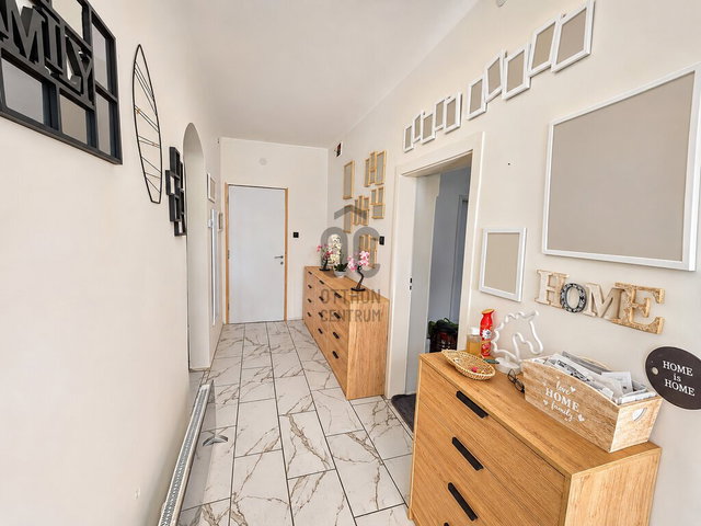 Eladó családi ház, Cegléden 59.9 M Ft, 3 szobás