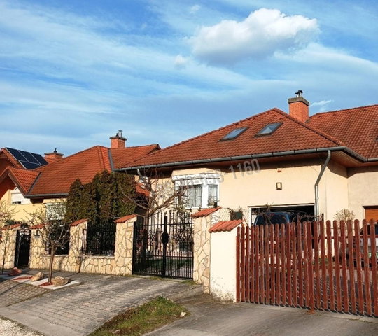Eladó sorház, Vácon 144.99 M Ft, 4+1 szobás
