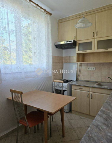 Eladó téglalakás, Szegeden, Olajos utcában 43.9 M Ft, 2 szobás