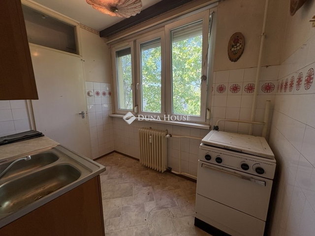 Eladó panellakás, Kecskeméten 35.9 M Ft, 2 szobás