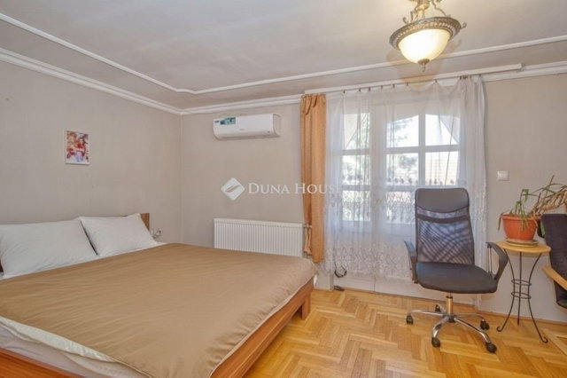 Eladó családi ház, Üllőn 129.9 M Ft, 9 szobás