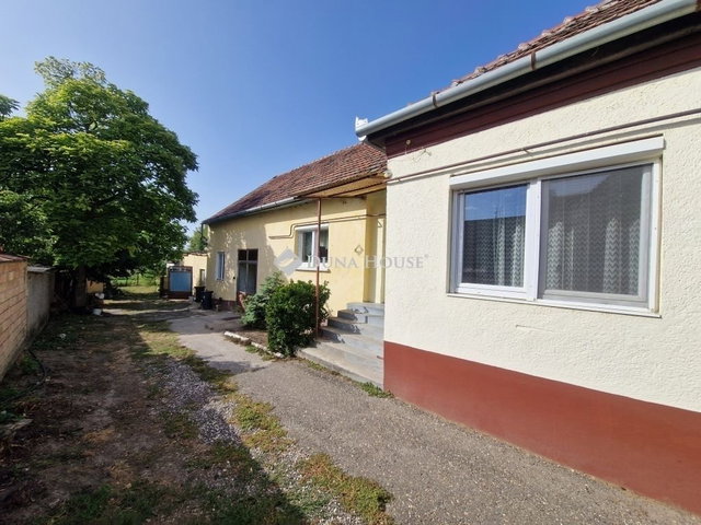 Eladó családi ház, Sükösdön 28.5 M Ft, 4 szobás
