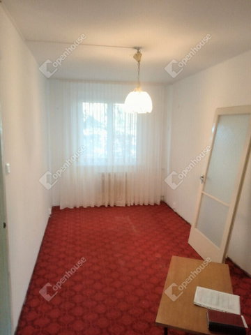 Eladó panellakás, Szegeden 58 M Ft, 3 szobás