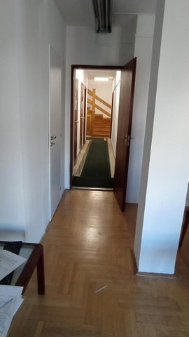 Kiadó iroda, Budapesten, II. kerületben 240 E Ft / hó, 1 szobás