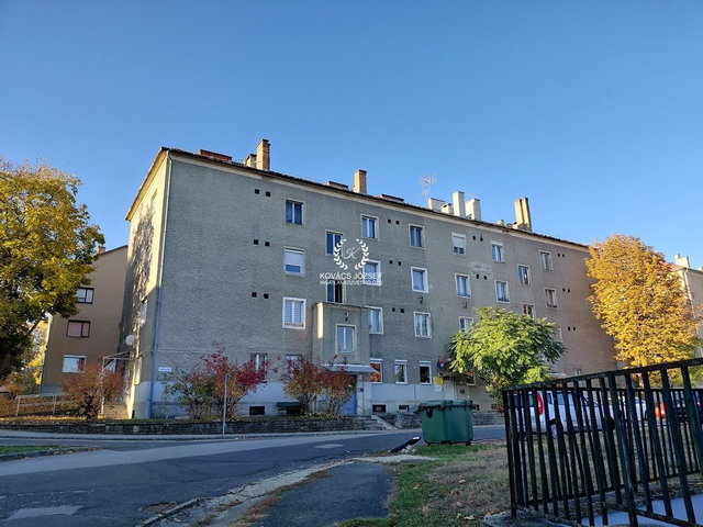Eladó téglalakás, Ózdon 9.9 M Ft, 2 szobás