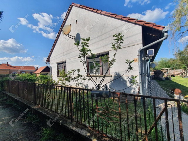 Eladó családi ház, Ladon 30 M Ft, 4 szobás