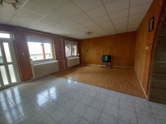 Eladó családi ház, Banán 81.9 M Ft, 5 szobás