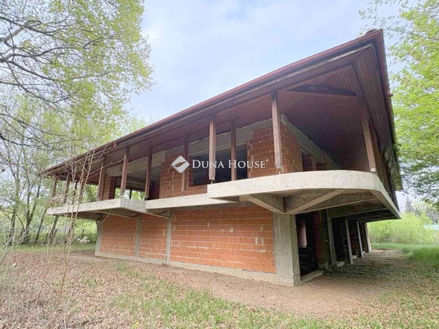 Eladó üzlethelyiség, Tiszalökön 140 M Ft / költözzbe.hu
