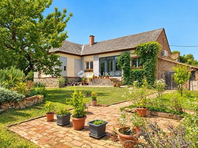 Eladó családi ház, Boldogasszonyfán 49.5 M Ft, 3 szobás