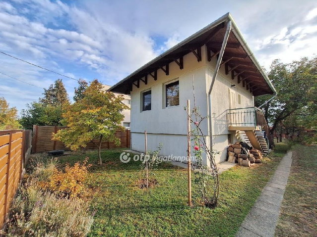 Eladó családi ház, Balatonkenesén 110 M Ft, 2+2 szobás
