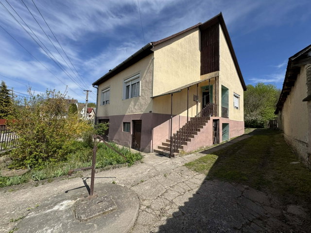 Eladó családi ház, Karancsságon 20 M Ft, 2 szobás