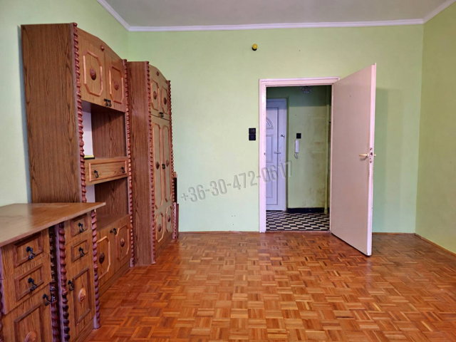 Eladó panellakás, Egerben 39.9 M Ft, 2 szobás