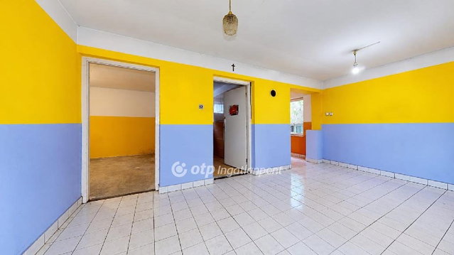 Eladó családi ház, Gyürén 8.5 M Ft, 2 szobás