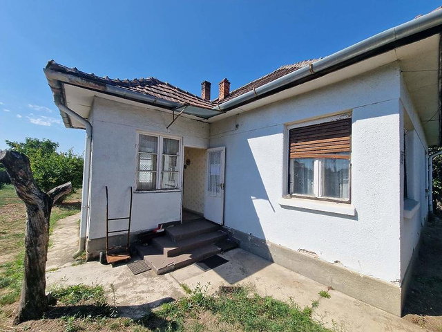Eladó családi ház, Dunakeszin 84.9 M Ft, 3 szobás