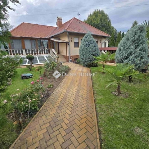 Eladó családi ház, Kecskeméten 269 M Ft, 6 szobás