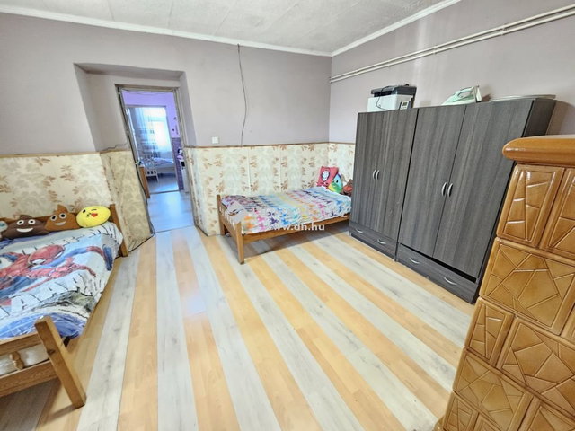 Eladó családi ház, Sárszentágotán 23.5 M Ft, 3 szobás