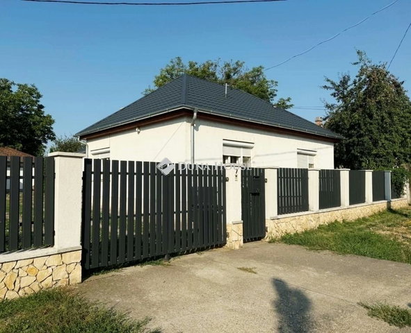Eladó családi ház, Rádon 94.9 M Ft, 4 szobás