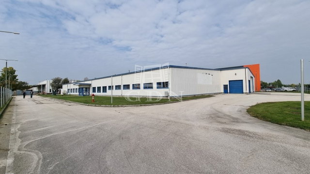Kiadó ipari ingatlan, Székesfehérvárott 3448 E Ft / hó