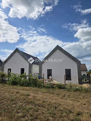 Eladó családi ház, Balatonlelleén 84.9 M Ft, 3 szobás