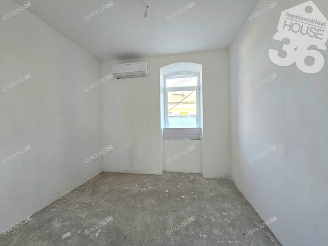 Eladó téglalakás, Nagykőrösön 23 M Ft, 2 szobás