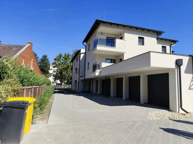 Eladó téglalakás, Zamárdiban 80 M Ft, 2 szobás