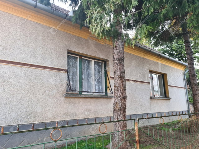 Eladó családi ház, Mesterin 29.7 M Ft, 4 szobás