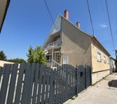 Eladó családi ház, Kecskéden 109 M Ft, 8 szobás