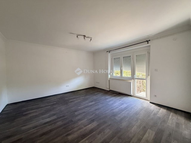 Kiadó téglalakás, albérlet, Oroszlányban 125 E Ft / hó
