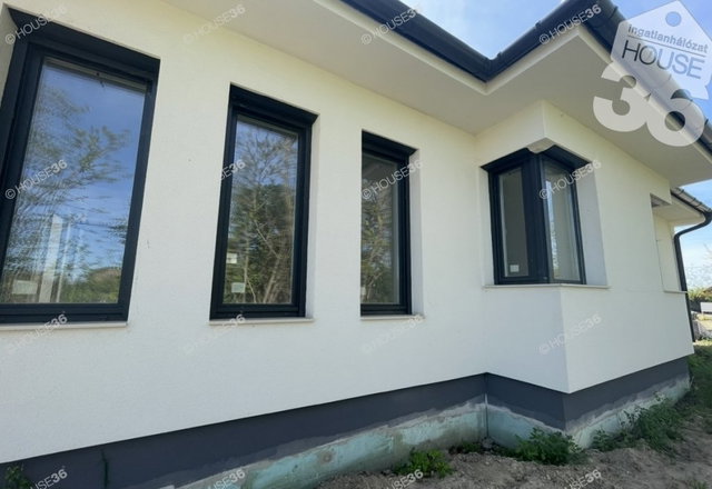 Eladó családi ház, Kecskeméten 81.6 M Ft, 4 szobás