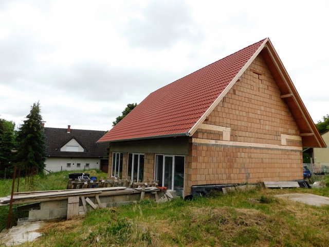 Eladó hotel, Vonyarcvashegyen 110 M Ft, 8 szobás