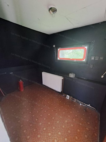 Eladó üzlethelyiség, Oroszlányban 23.5 M Ft
