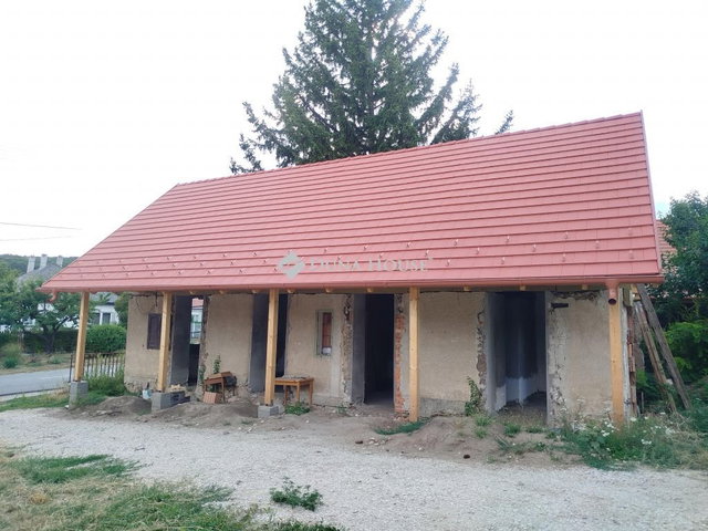 Eladó családi ház, Nadapon 40 M Ft, 1 szobás