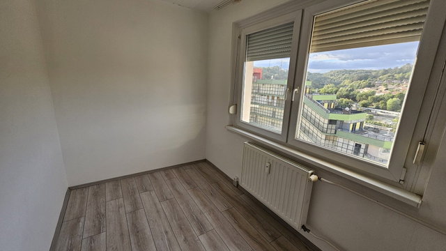 Eladó téglalakás, Komlón, Kossuth Lajos utcában 24.9 M Ft