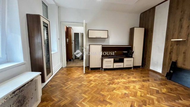 Eladó téglalakás, Szombathelyen 36 M Ft, 3 szobás
