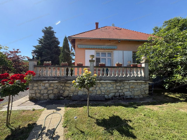 Eladó nyaraló, Balatonedericsen 75 M Ft, 2 szobás