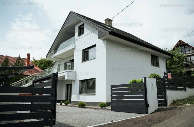 Eladó családi ház, Balatonfüreden, Muskátli utcában 269.9 M Ft